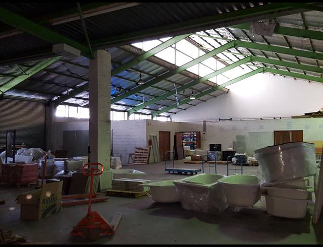 1,448M² BUILDING RENTED IN BELLVILLE CENTRAL
